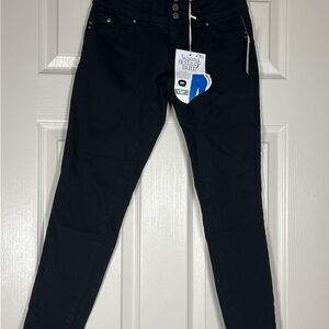 YMI Women's Black Ankle & Cropped Jeans